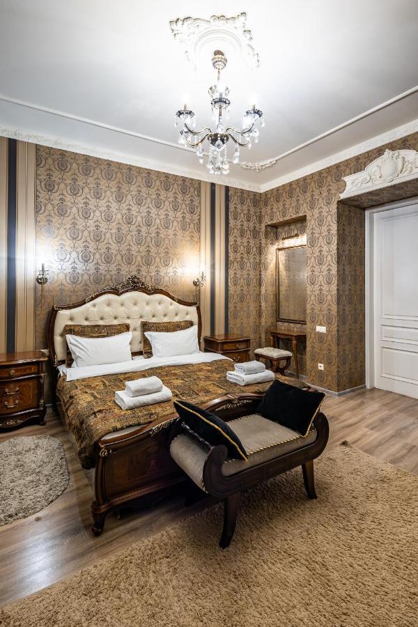 Classic Royal Central Apartment. Balcony And A/C Lviv Dış mekan fotoğraf