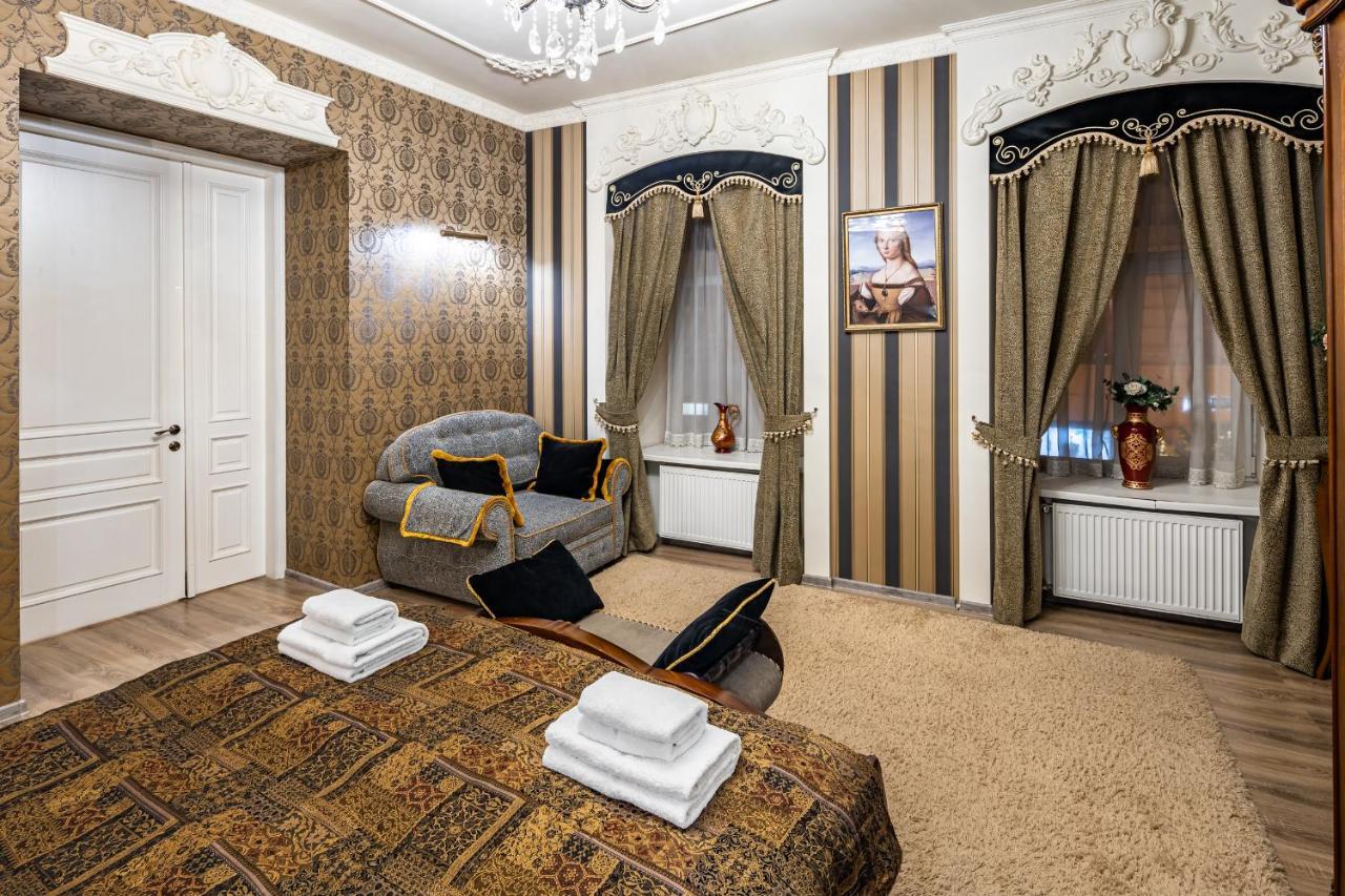 Classic Royal Central Apartment. Balcony And A/C Lviv Dış mekan fotoğraf