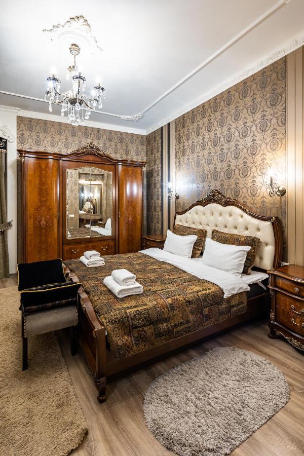 Classic Royal Central Apartment. Balcony And A/C Lviv Dış mekan fotoğraf