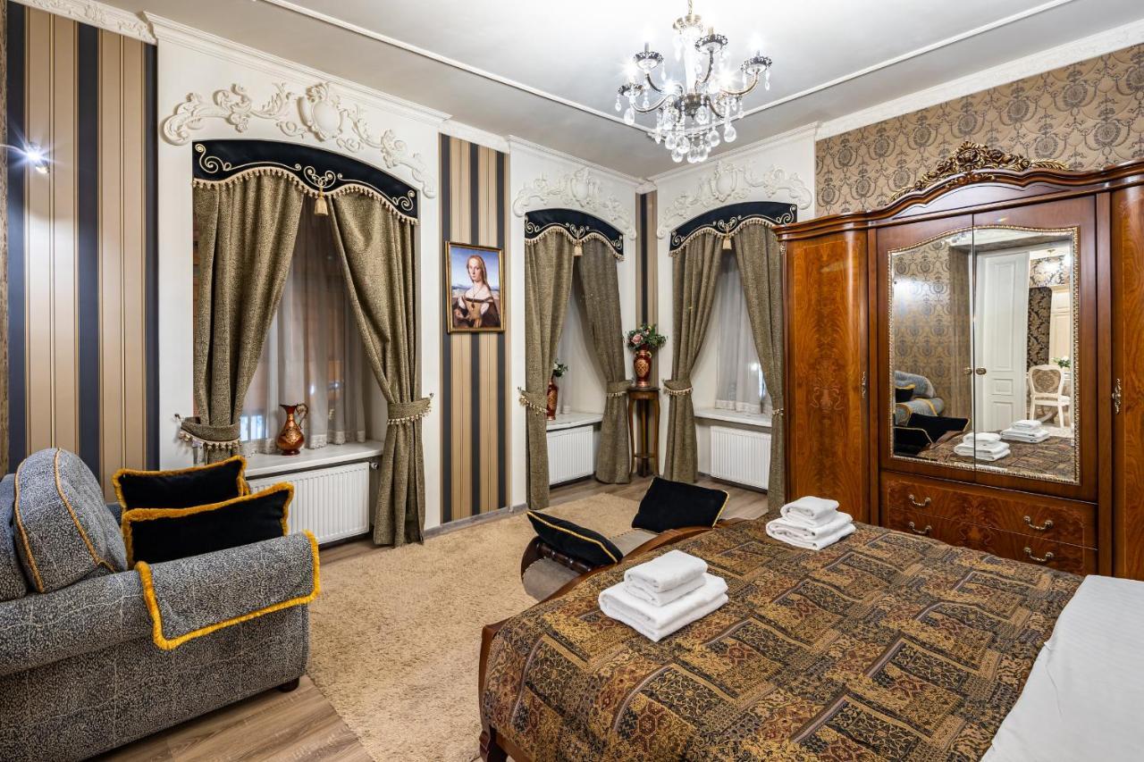 Classic Royal Central Apartment. Balcony And A/C Lviv Dış mekan fotoğraf