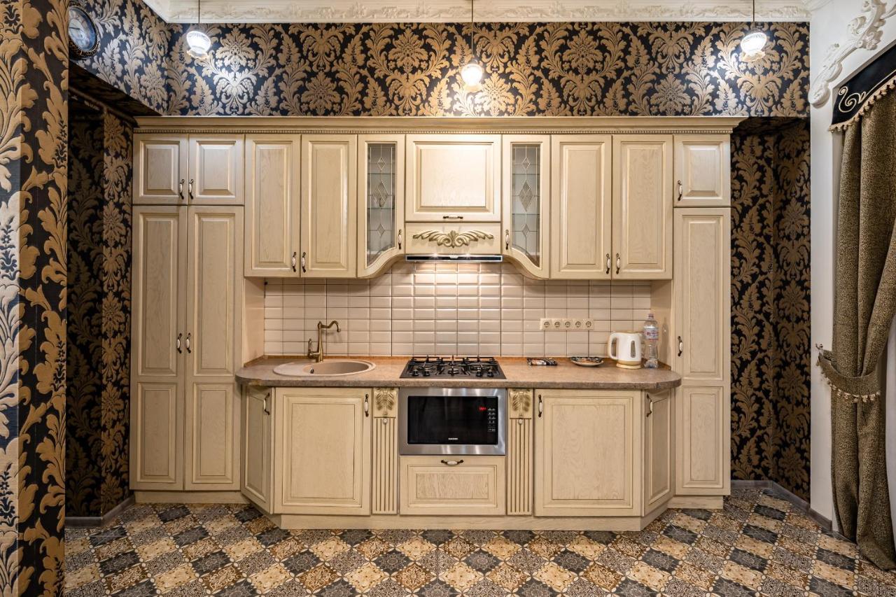 Classic Royal Central Apartment. Balcony And A/C Lviv Dış mekan fotoğraf